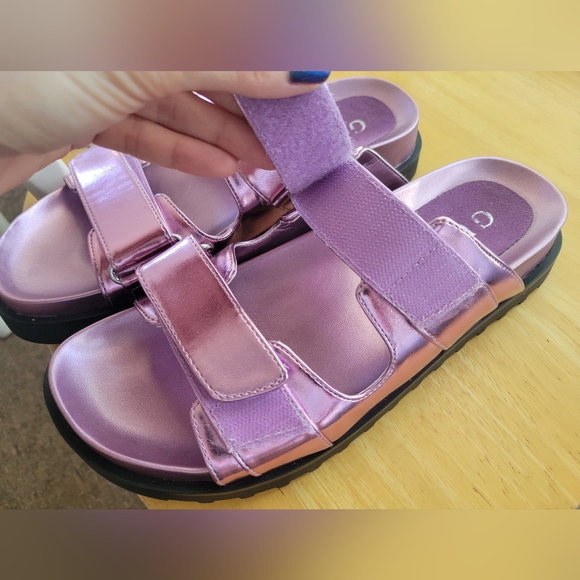 Guess Purple Sandals with Adjustable Straps - Picture 8 of 10